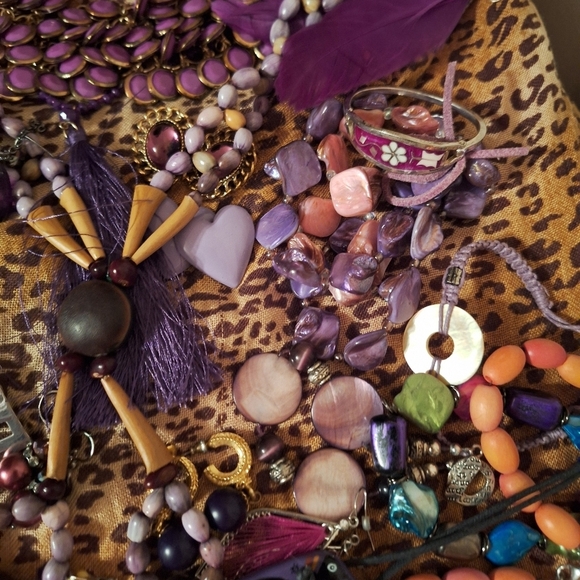 Lavender Purple Toned Boho Gypsy Jewelry Bundle Necklaces Bracelets Earrings 22 - Picture 13 of 15